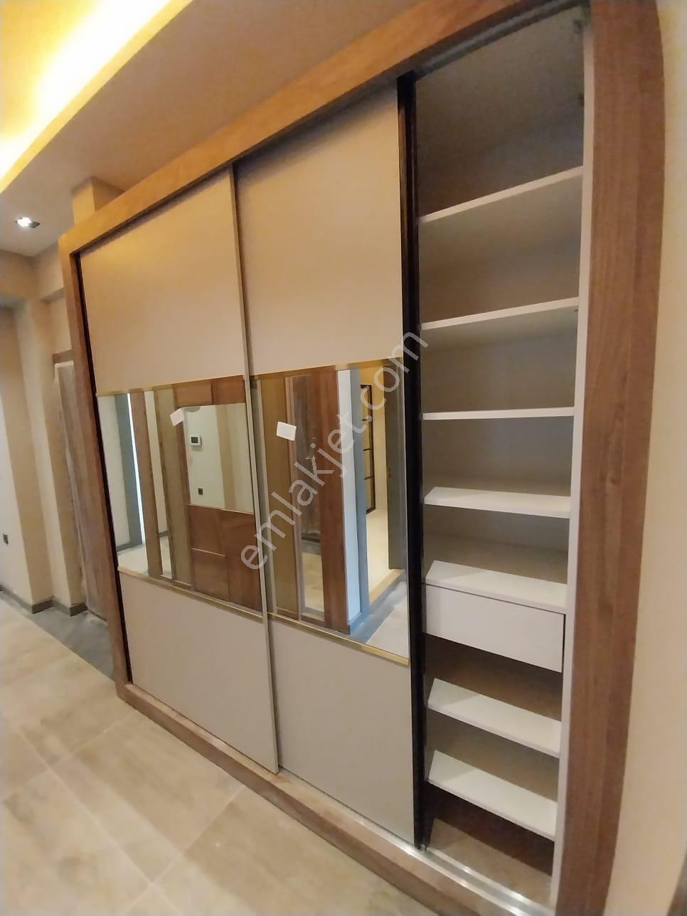 Kuşadasında Full Deniz Manzaralı 3+1 Doğalgazlı Havuzlu Güvenlikli Sitede Satılık Daire - Görsel 18