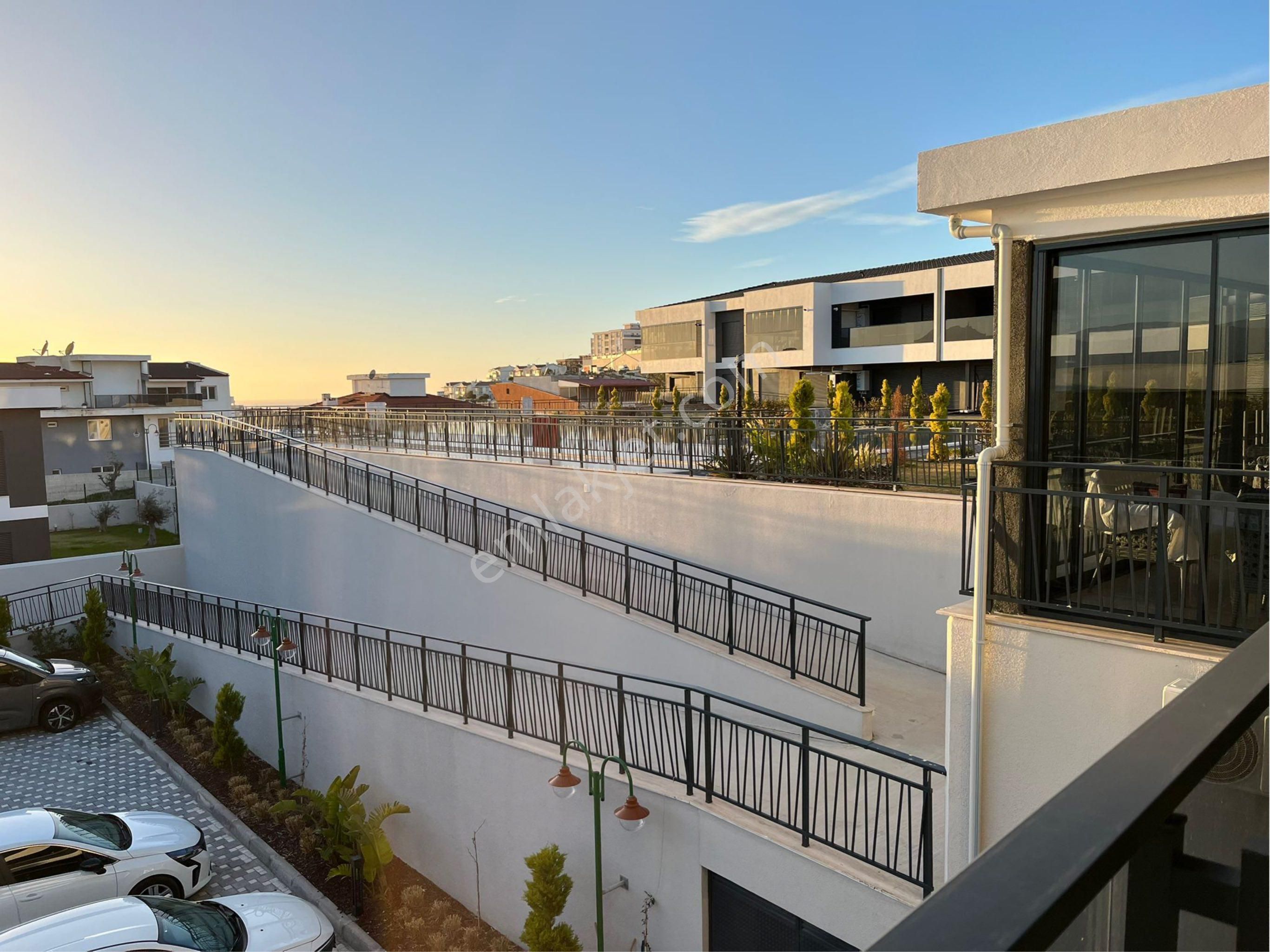 Kuşadası Nda Sıfır Havuzlu Deniz Manzaralı 3 Artı 1 Daire - Görsel 5