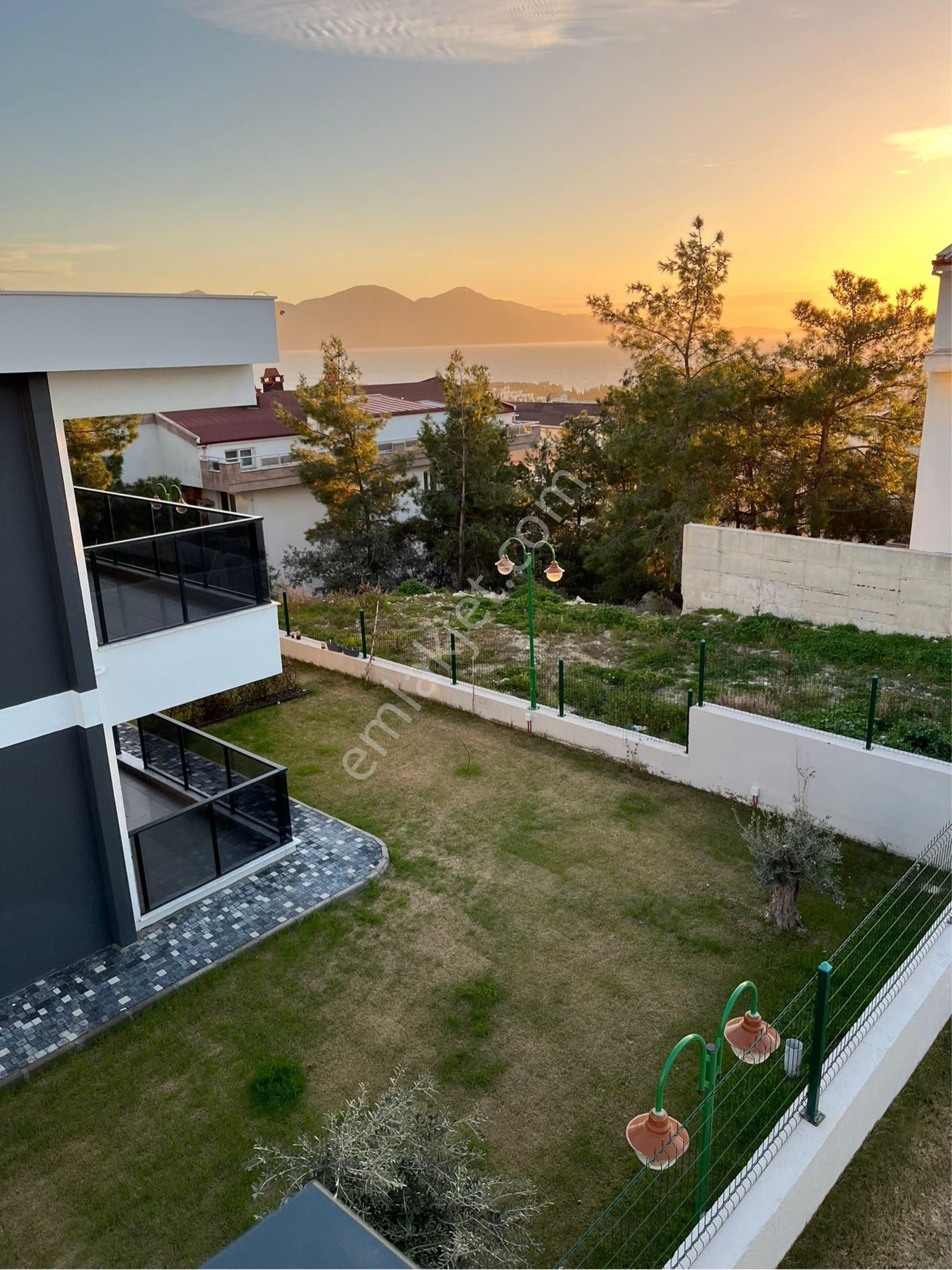 Kuşadası Nda Sıfır Havuzlu Deniz Manzaralı 3 Artı 1 Daire - Görsel 23