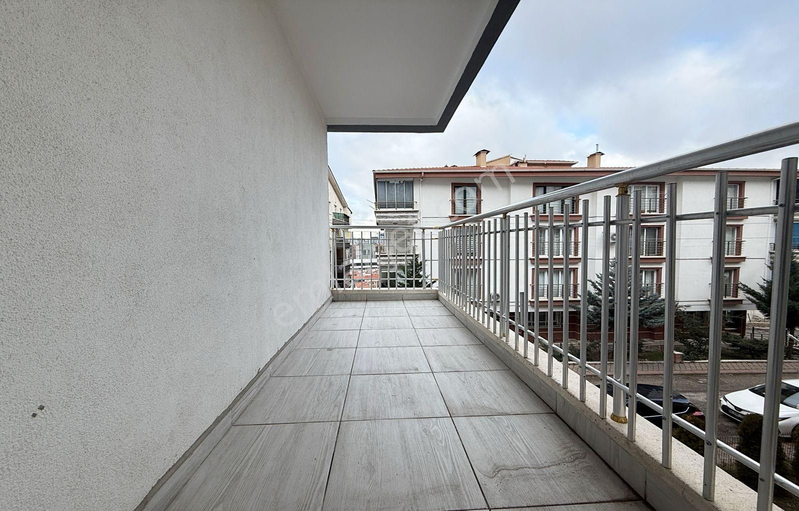 Atapark Mahallesi Cadde Yakını Masrafsız Kat Dairesi - Görsel 4