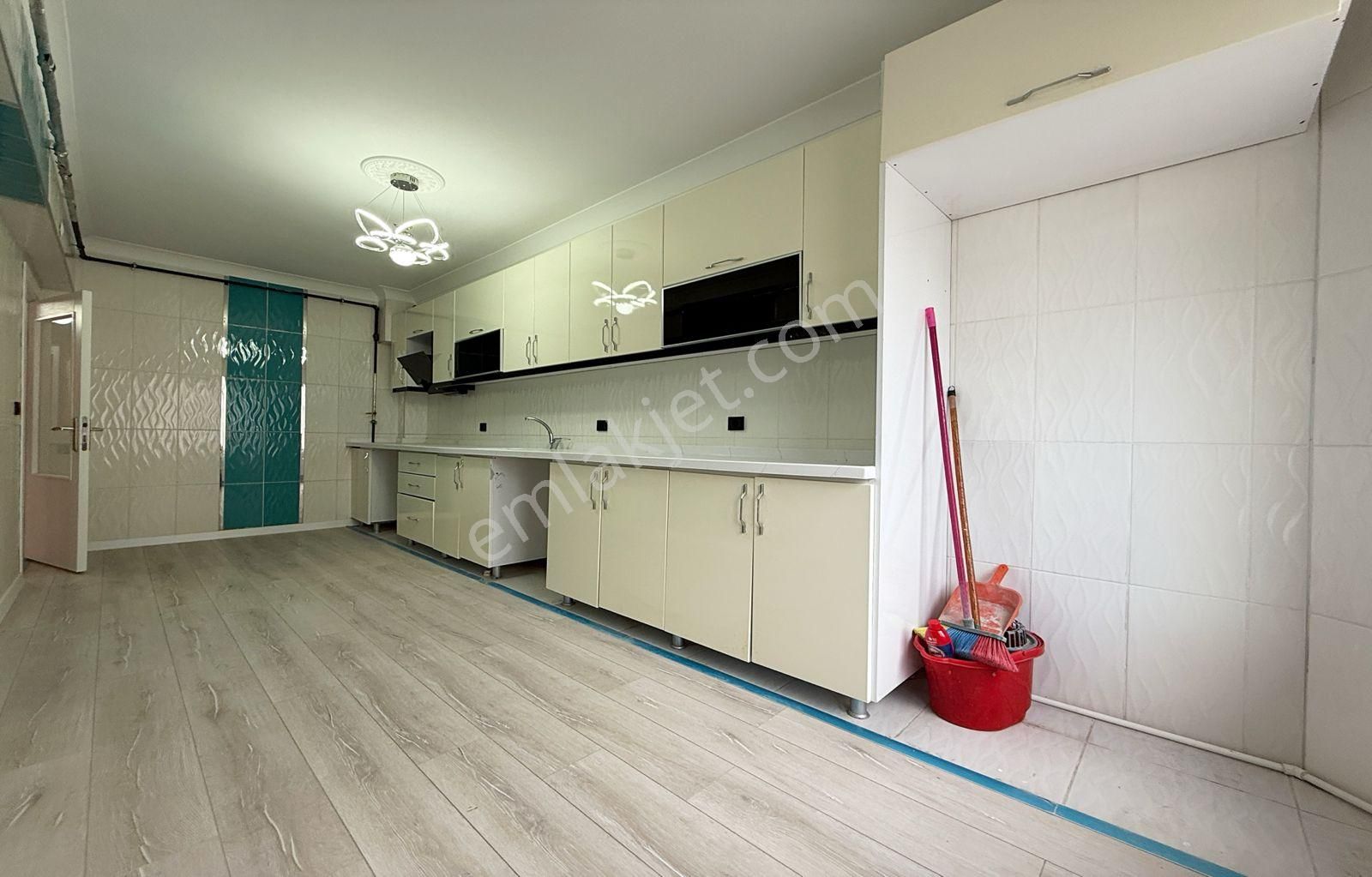 Atapark Mahallesi Cadde Yakını Masrafsız Kat Dairesi