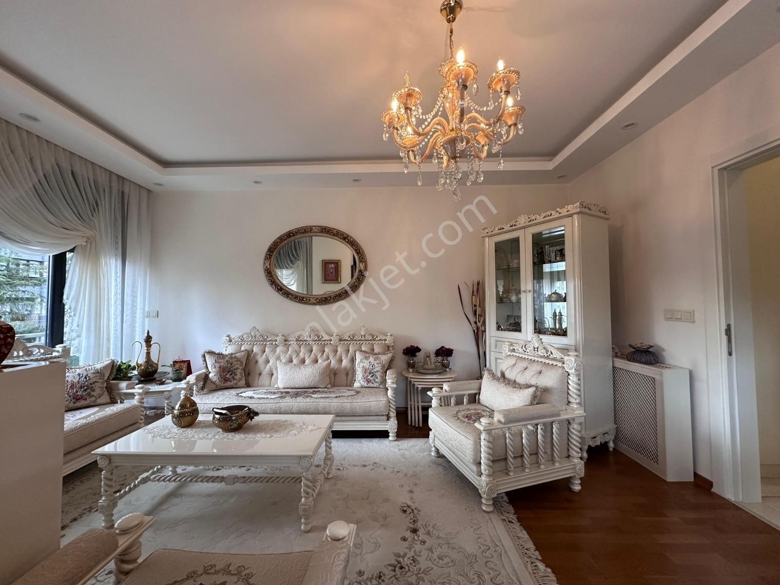 Kozyatağı'nda Metroya Yakın 3+1 Balkonlu Ebeveynli Fırsat - Görsel 22