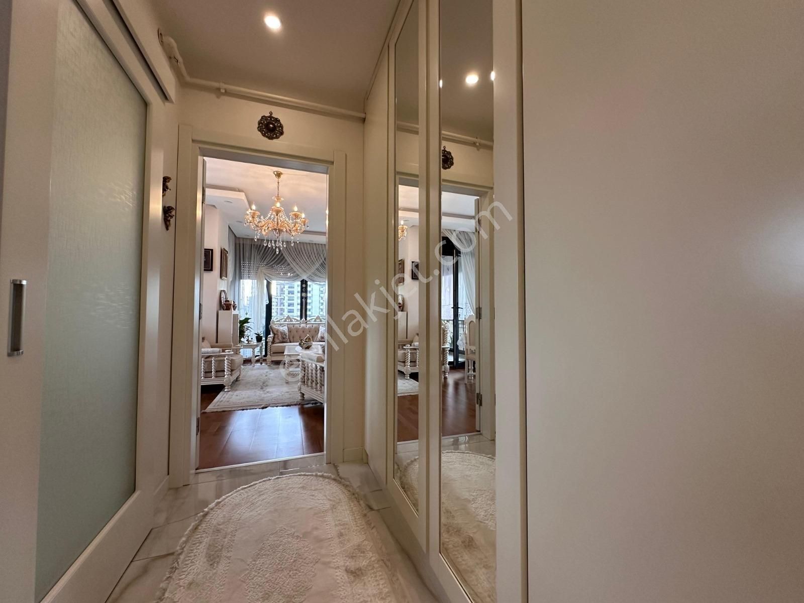 Kozyatağı'nda Metroya Yakın 3+1 Balkonlu Ebeveynli Fırsat - Görsel 29