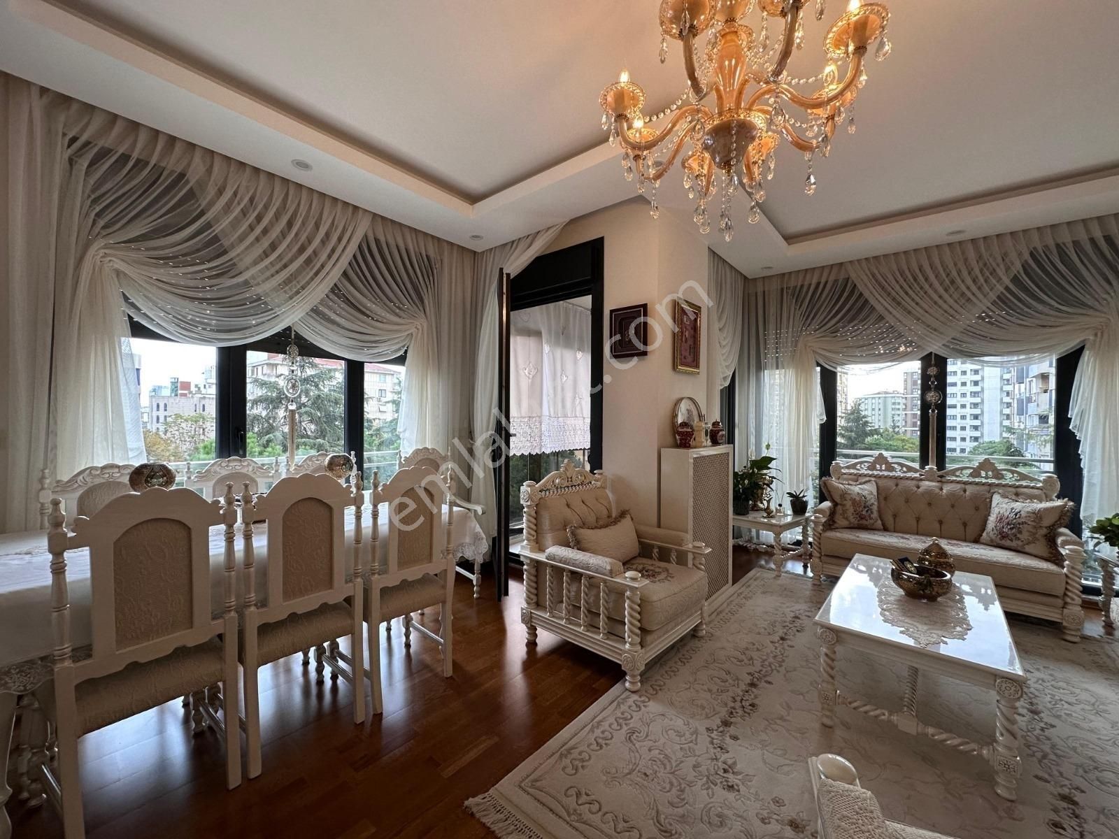 Kozyatağı'nda Metroya Yakın 3+1 Balkonlu Ebeveynli Fırsat - Görsel 23