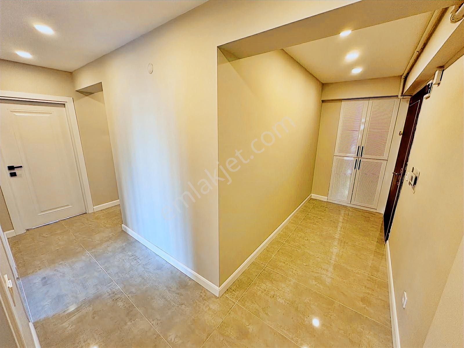 Met'den Kozyatağında 3+1 Havuzlu Sitede Balkonlu 7/24 Güvenlik - Görsel 11