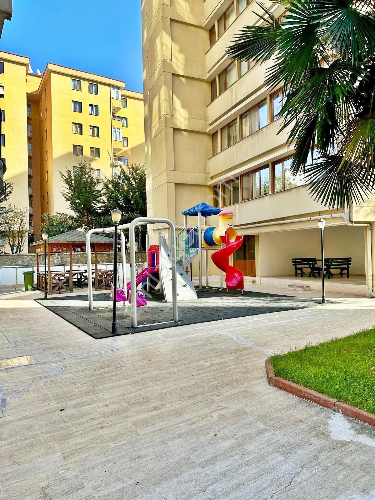 Met'den Kozyatağında 3+1 Havuzlu Sitede Balkonlu 7/24 Güvenlik - Görsel 14