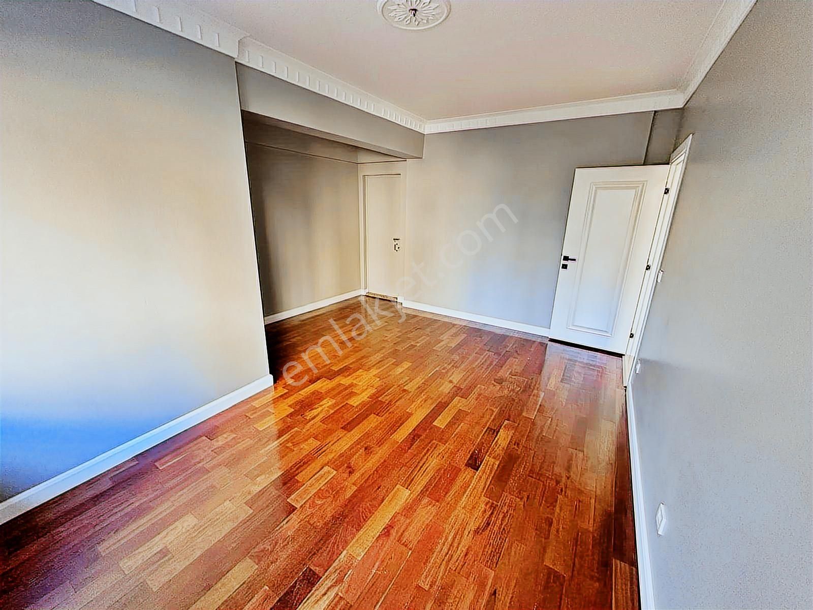 Met'den Kozyatağında 3+1 Havuzlu Sitede Balkonlu 7/24 Güvenlik - Görsel 8