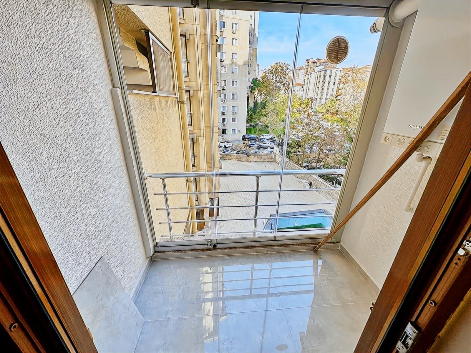 Met'den Kozyatağında 3+1 Havuzlu Sitede Balkonlu 7/24 Güvenlik - Görsel 10