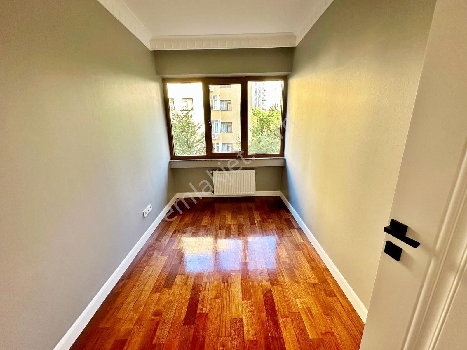 Met'den Kozyatağında 3+1 Havuzlu Sitede Balkonlu 7/24 Güvenlik - Görsel 12