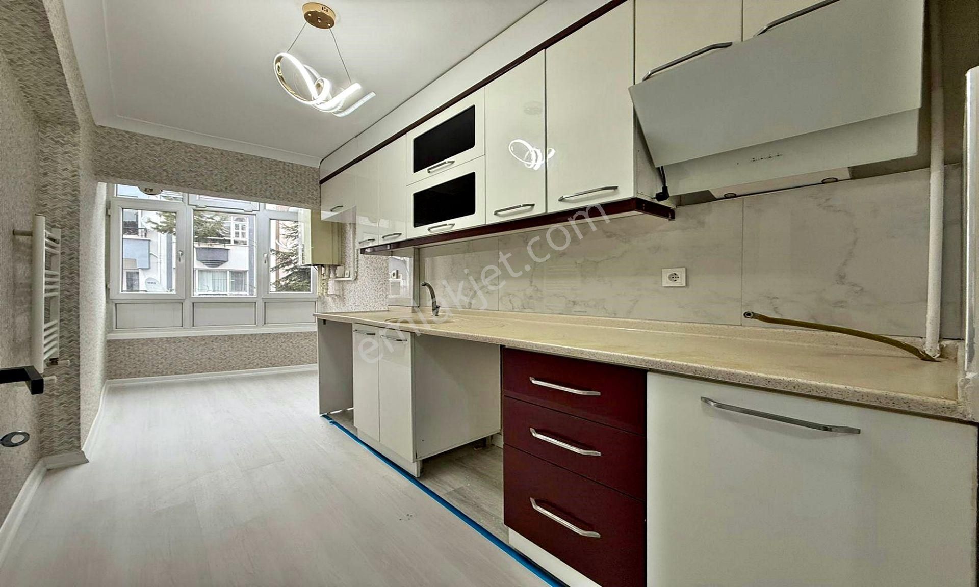 23 Nisan Mahallesin'de Katta Full Yapılı 3+1 Fırsat.! - Görsel 3