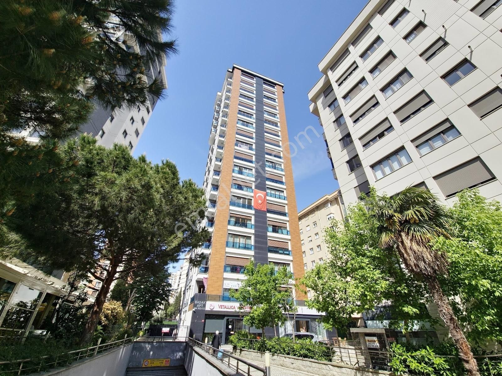 Met'den Suadiye Ayşe Kadın'da 140 M2 Yüzme Havuzlu 3+1 E.banyolu