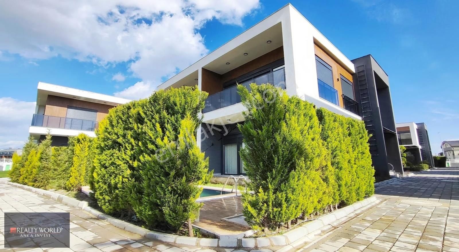 Realty World'den Döşemealtında Lüks 3+1 Havuzlu İkiz Villa - Görsel 26