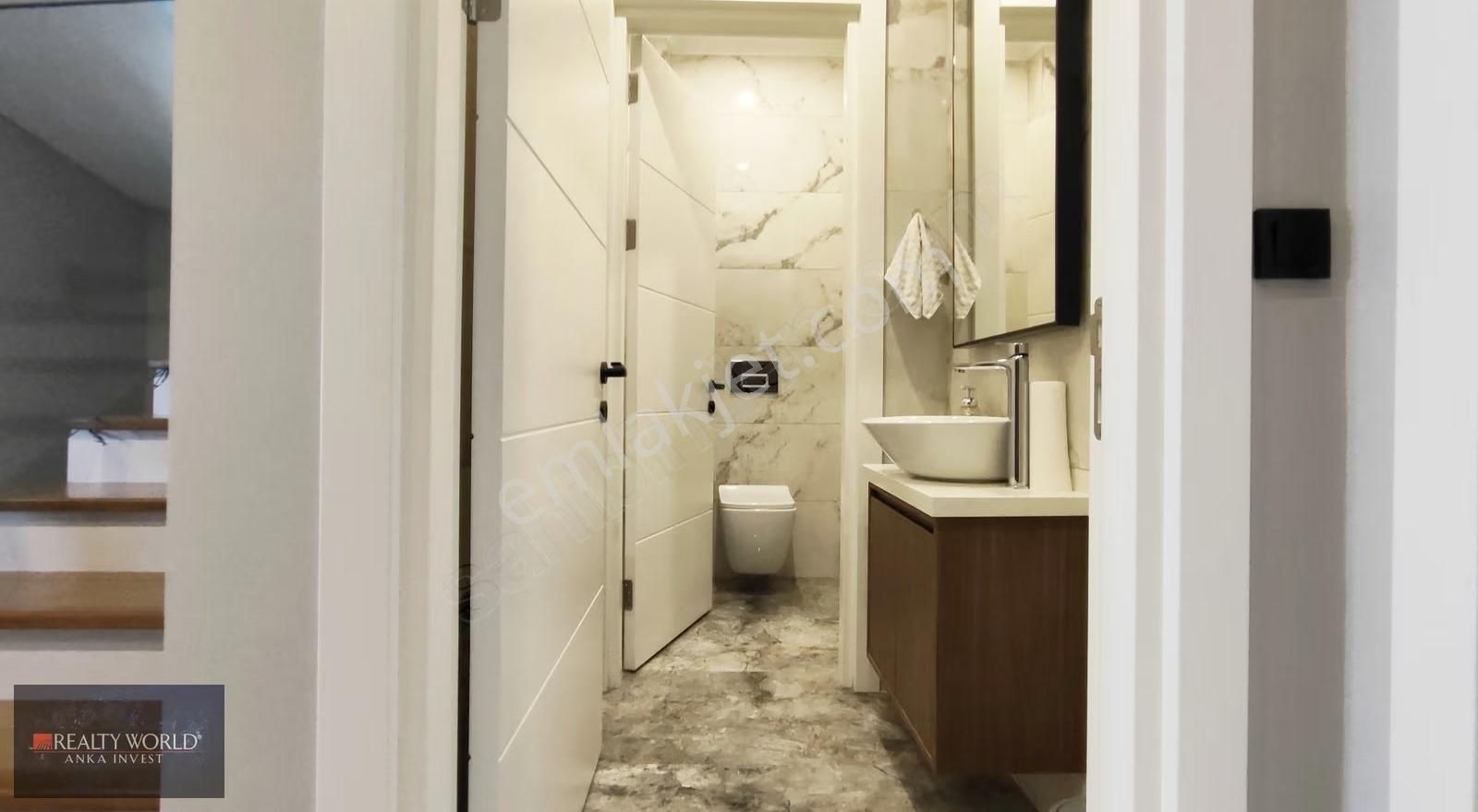 Realty World'den Döşemealtında Lüks 3+1 Havuzlu İkiz Villa - Görsel 5