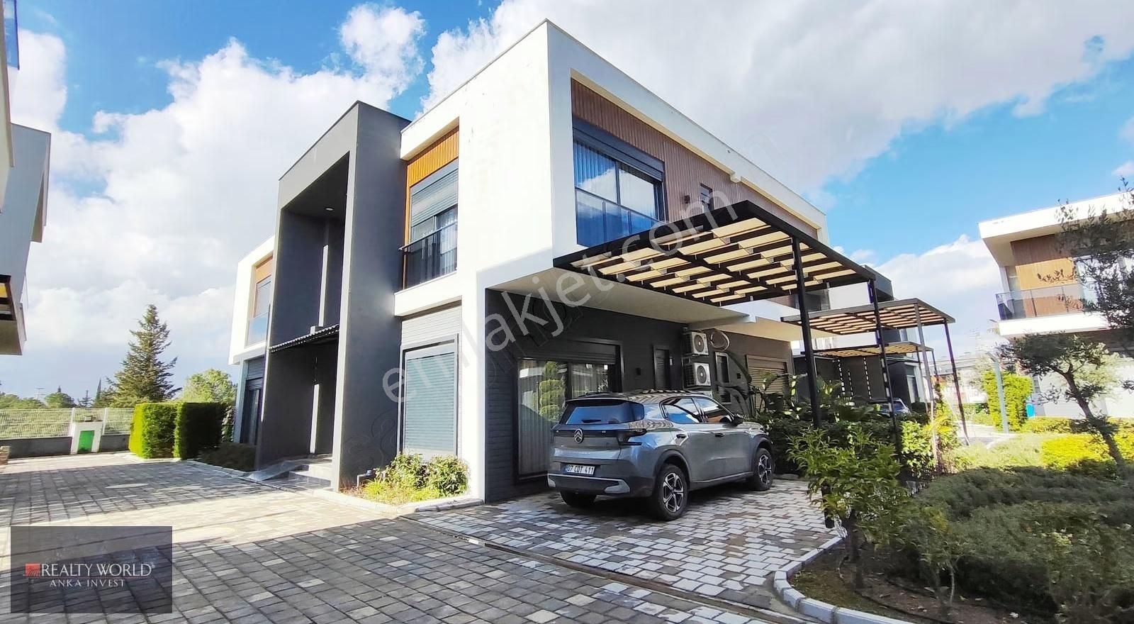 Realty World'den Döşemealtında Lüks 3+1 Havuzlu İkiz Villa - Görsel 11