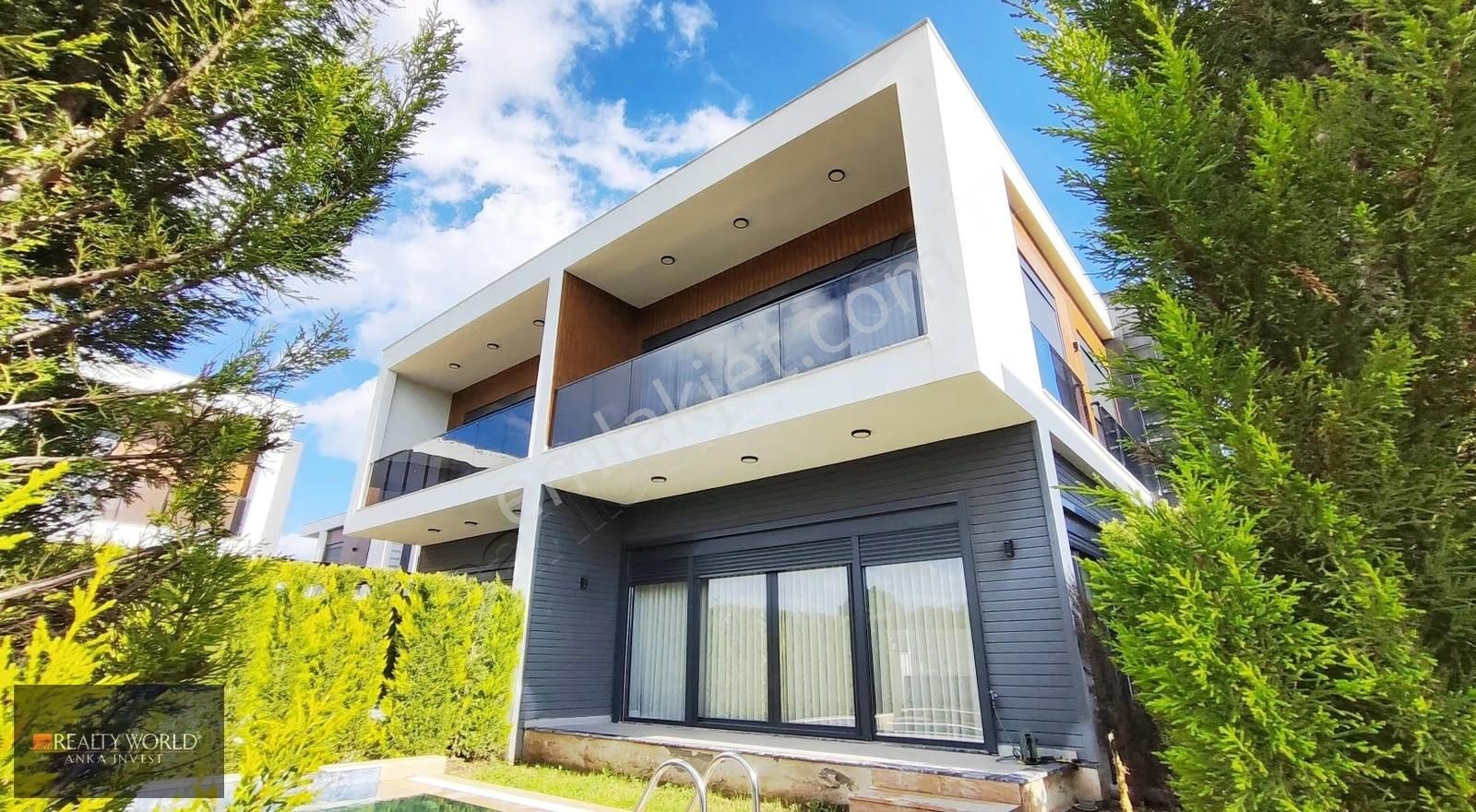 Realty World'den Döşemealtında Lüks 3+1 Havuzlu İkiz Villa - Görsel 2