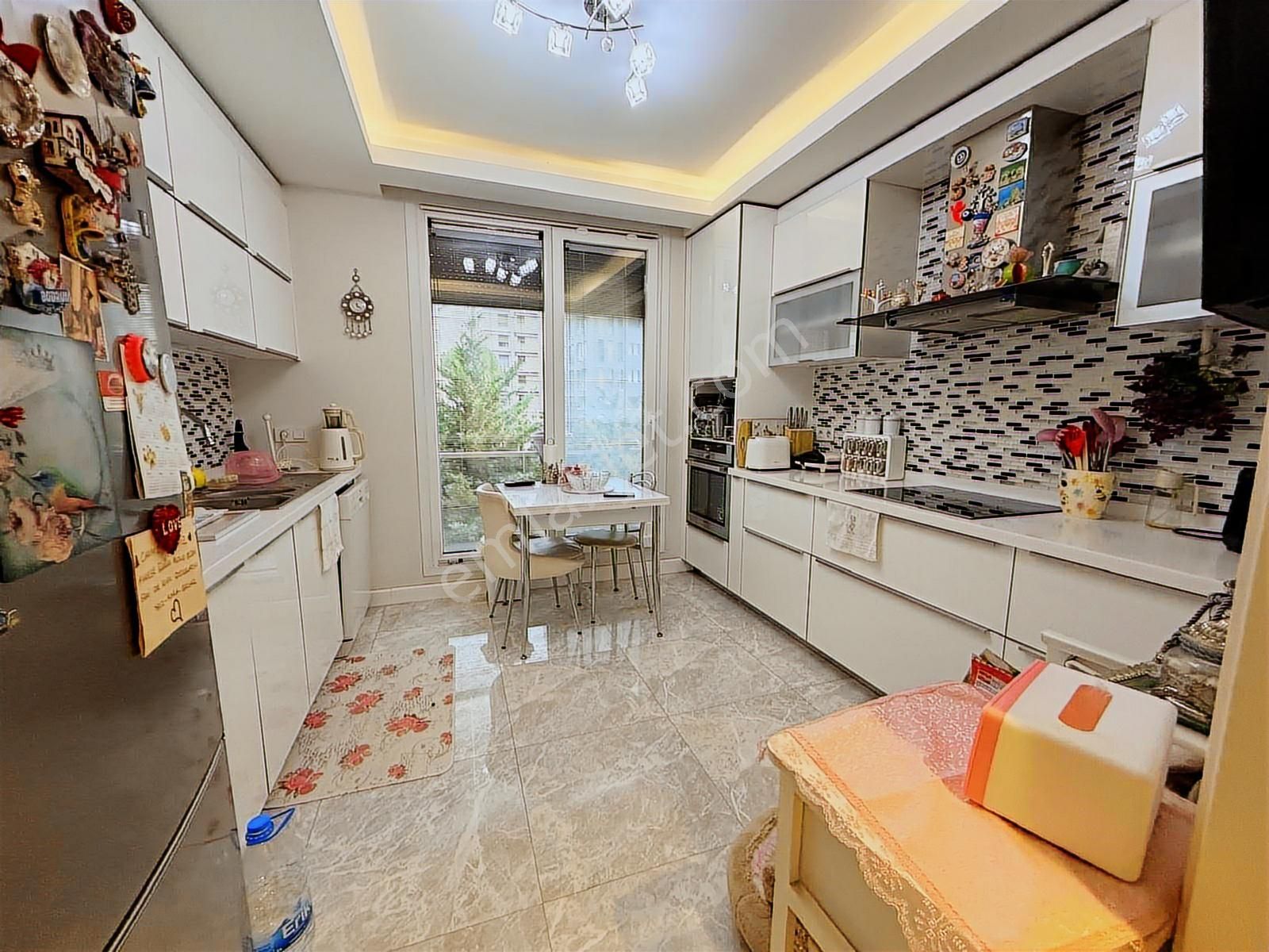 Met'den Suadiyede Bağdat Caddesine Yakın 116 Net 3+1 Daire