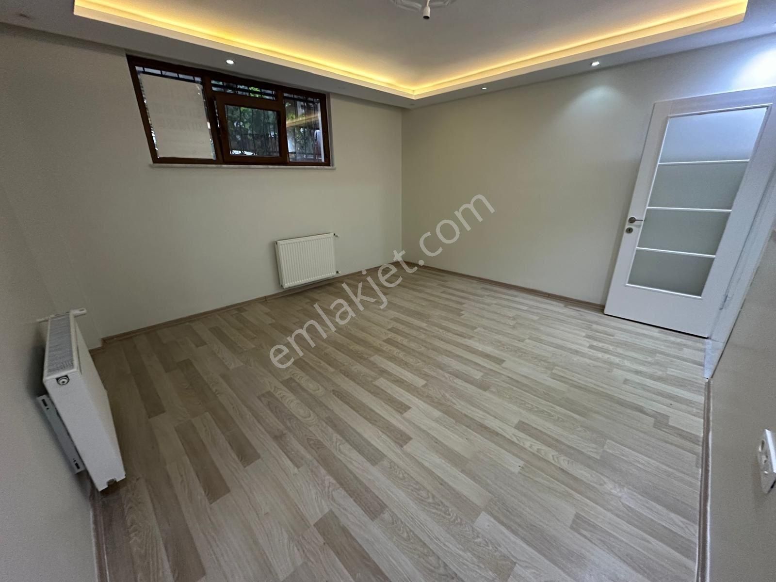 Gültepe'de Metrobüse Yakın 2+1 90m Krediye Uygun İskanlı Daire