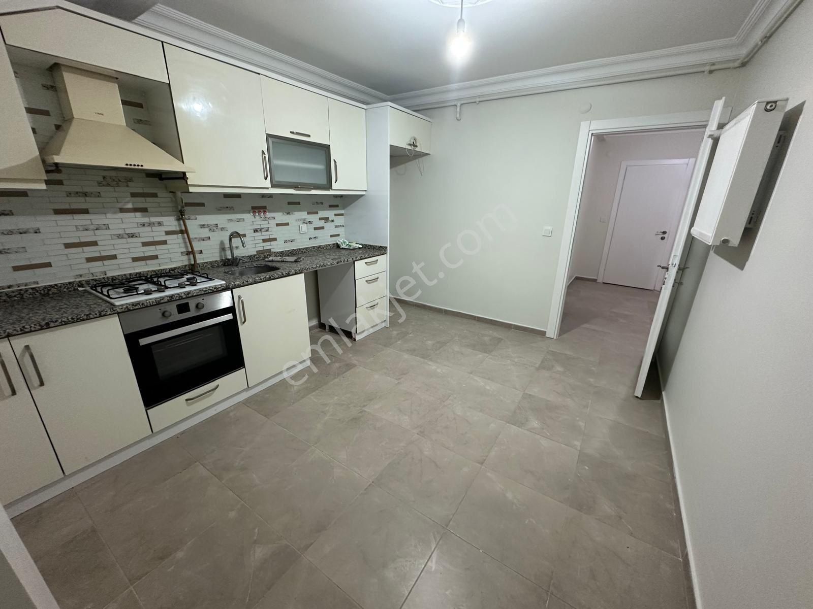 Gültepe'de Metrobüse Yakın 2+1 90m Krediye Uygun İskanlı Daire - Görsel 15