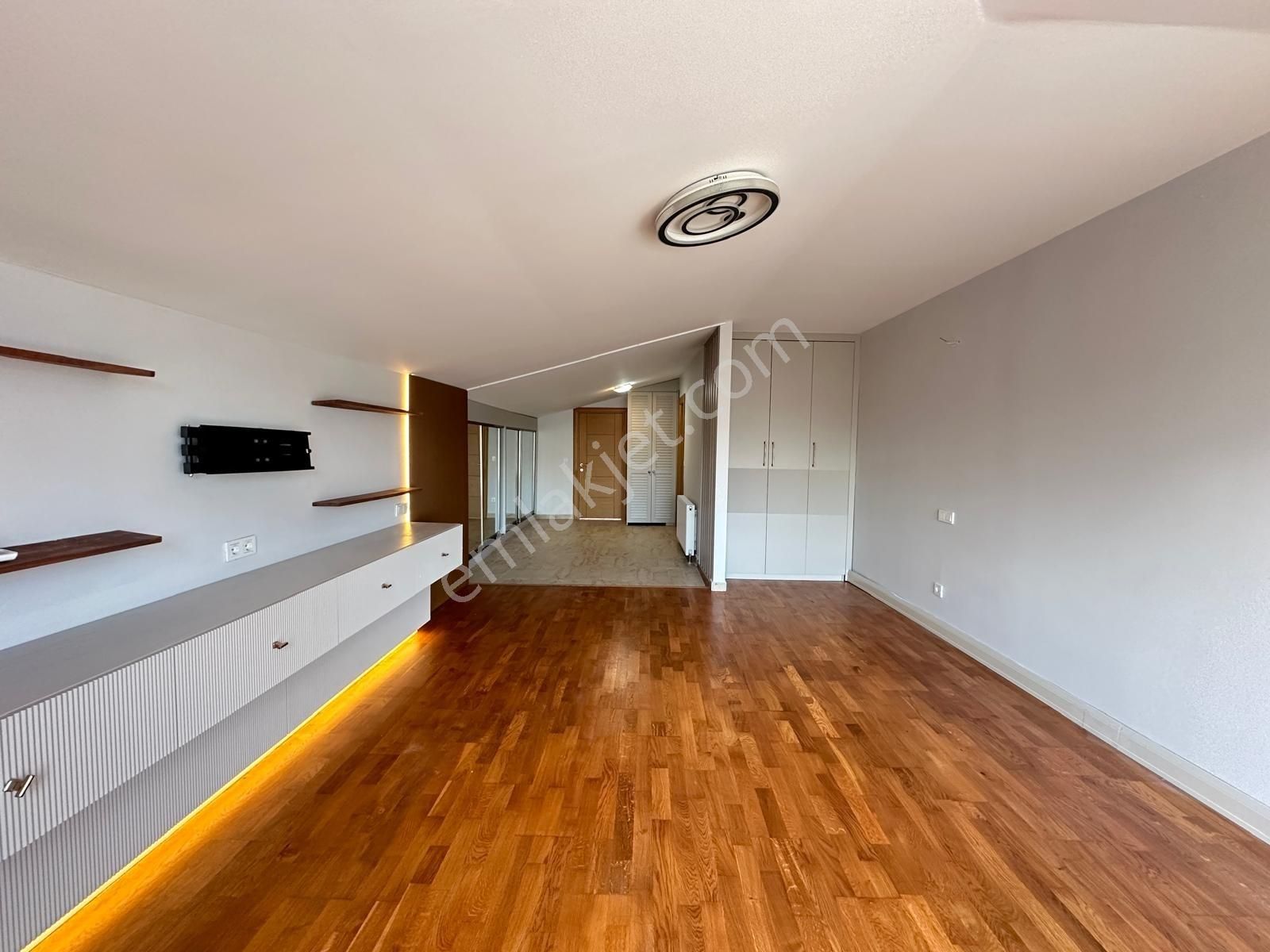 Met'den Özgürlük Parkına Yakın 4+2 Teraslı Yasal Dubleks 275m2 - Görsel 4