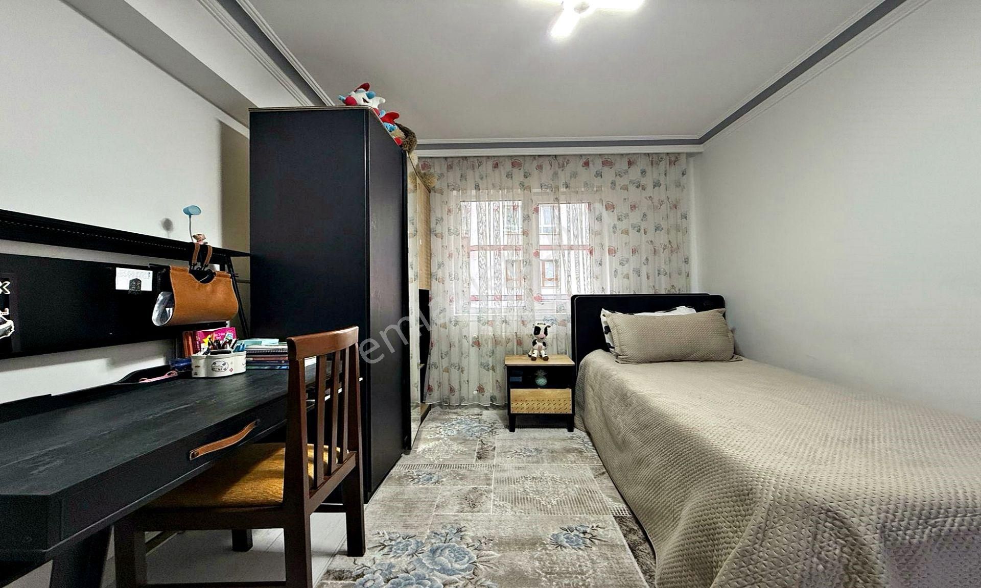 Kartaltepe Cad Üzeri Asansörlü İskanlı 250 M2 5+1 Dublex ! - Görsel 22