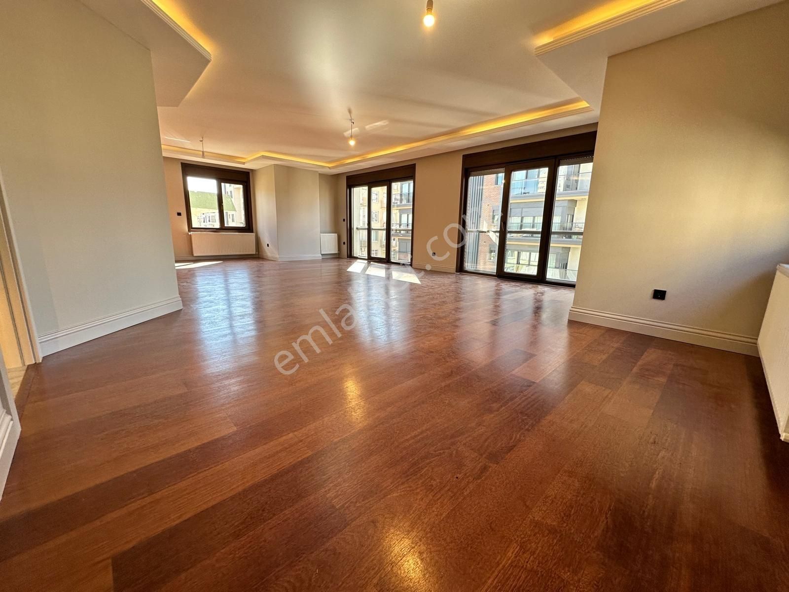 Met'den Göztepe'de 4+1 Net 175m2 Mimari Dekorlu Katta Tek Fırsat - Görsel 16