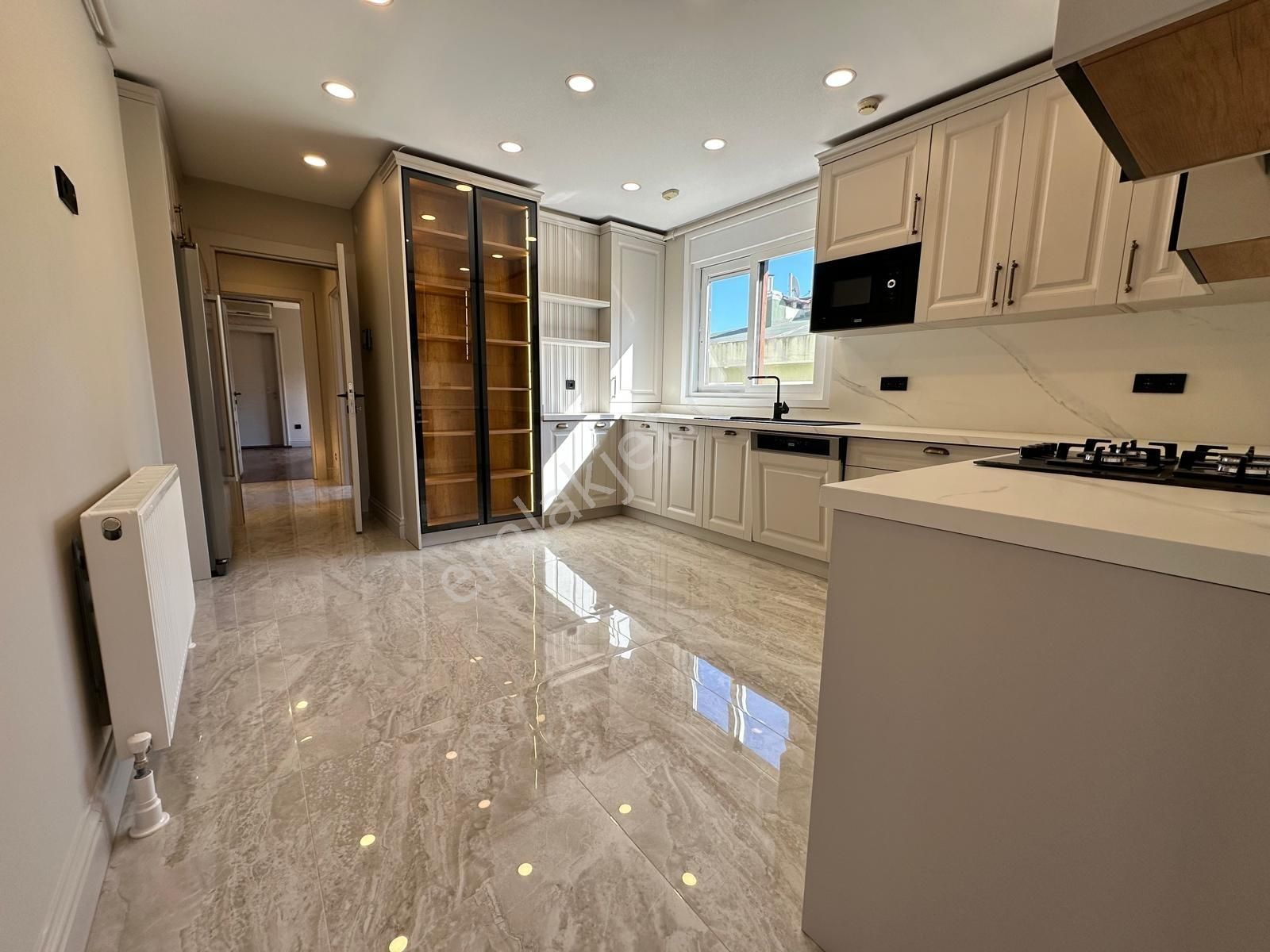 Met'den Göztepe'de 4+1 Net 175m2 Mimari Dekorlu Katta Tek Fırsat - Görsel 20