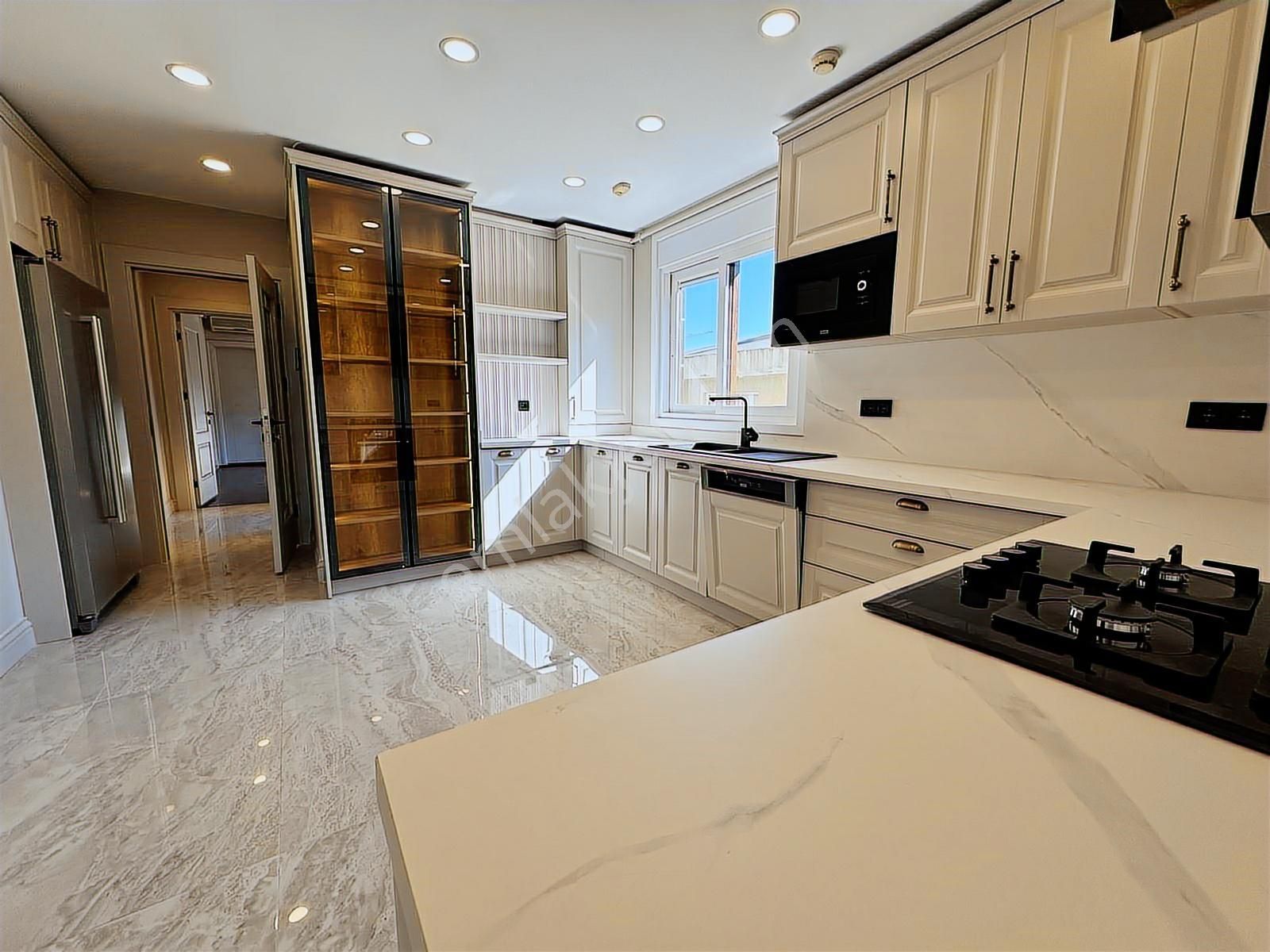 Met'den Göztepe'de 4+1 Net 175m2 Mimari Dekorlu Katta Tek Fırsat - Görsel 24