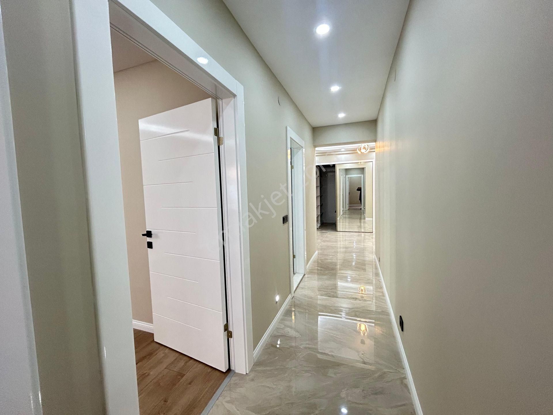 Taner'den Cevizlidere Cad Yakını 3+1+kiler Ebeveyn Banyolu Asansörlü Orta Kat Ön - Görsel 29