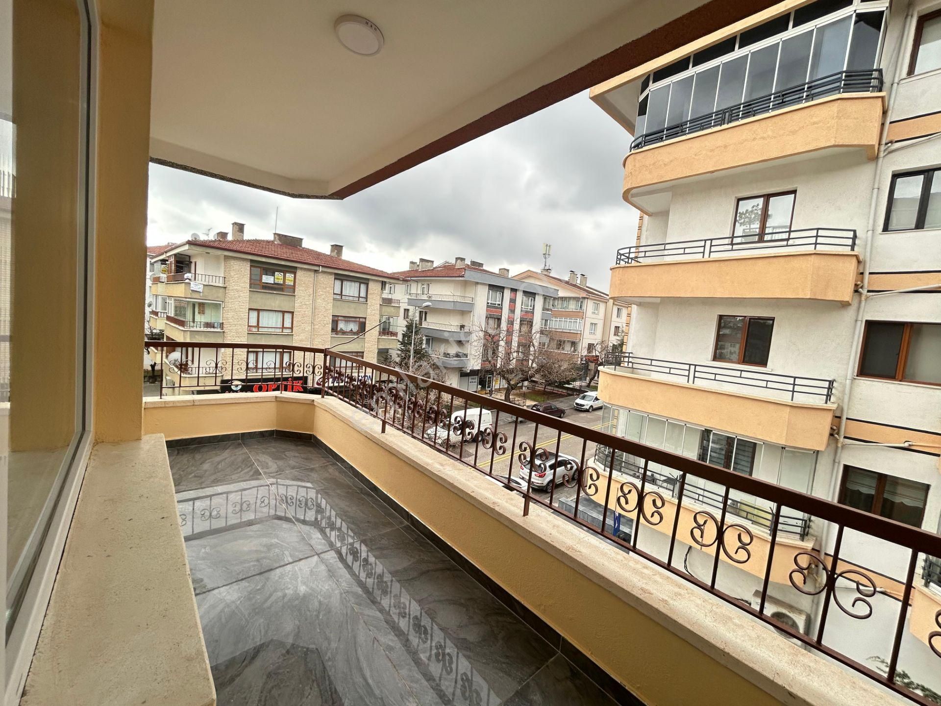 Taner'den Cevizlidere Cad Yakını 3+1+kiler Ebeveyn Banyolu Asansörlü Orta Kat Ön - Görsel 20