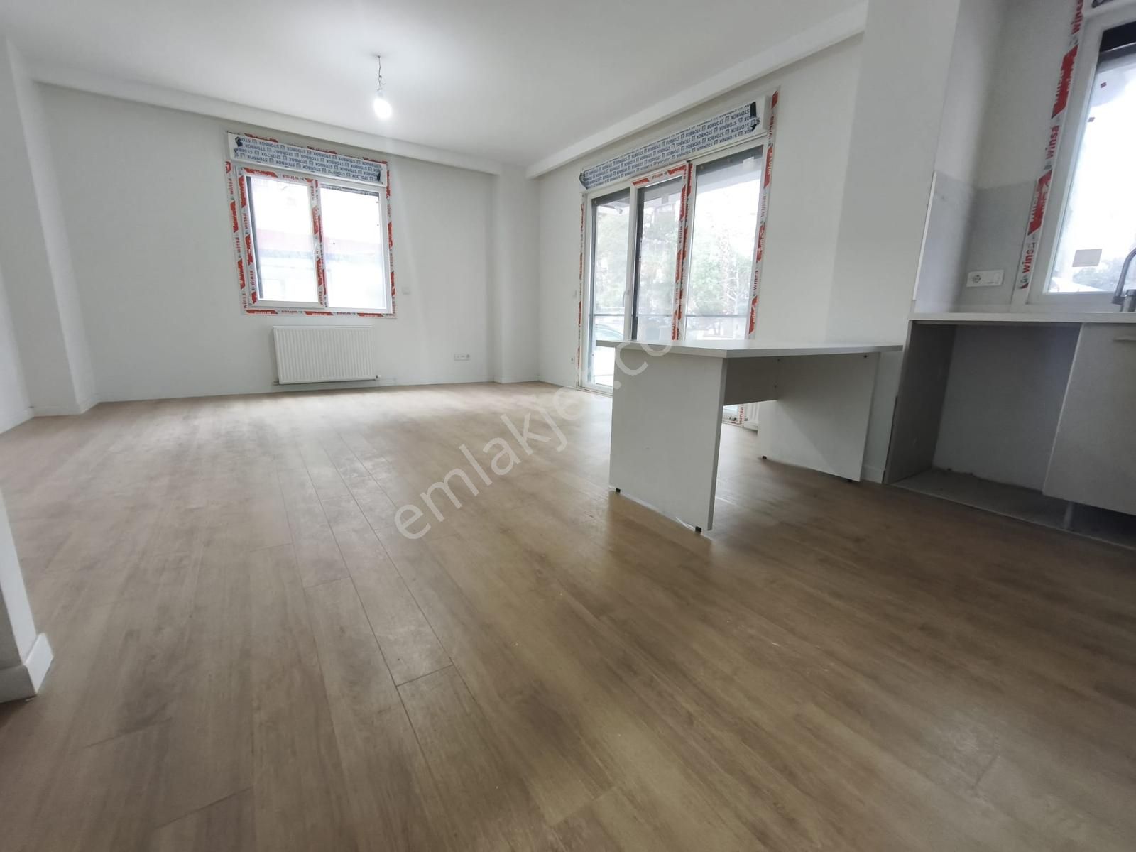 Met'den Fırsat Suadiyede 1+1 Net 55m2 Ebeveynli Sıfır Boş - Görsel 11