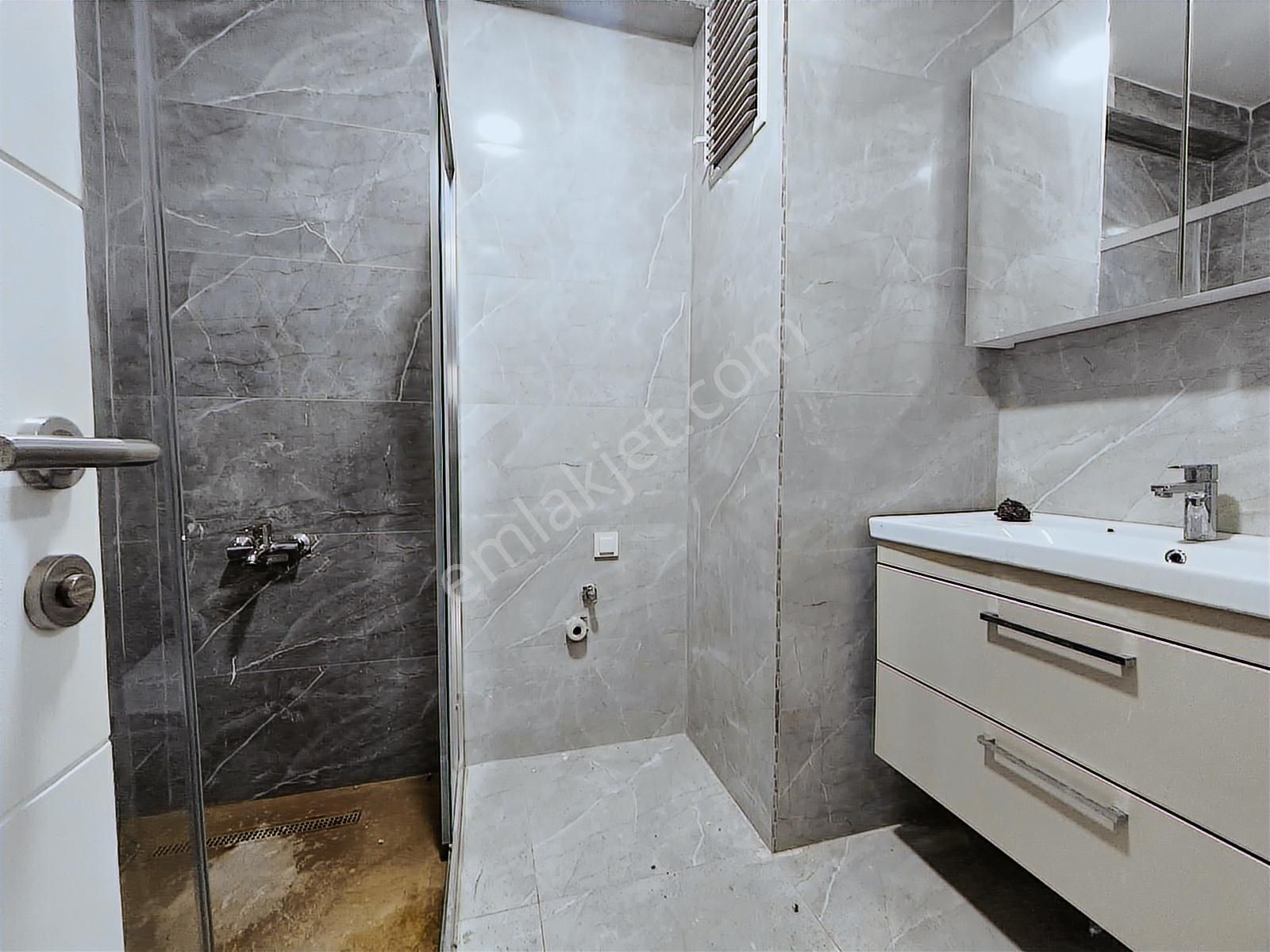 Met'den Fırsat Suadiyede 1+1 Net 55m2 Ebeveynli Sıfır Boş - Görsel 32