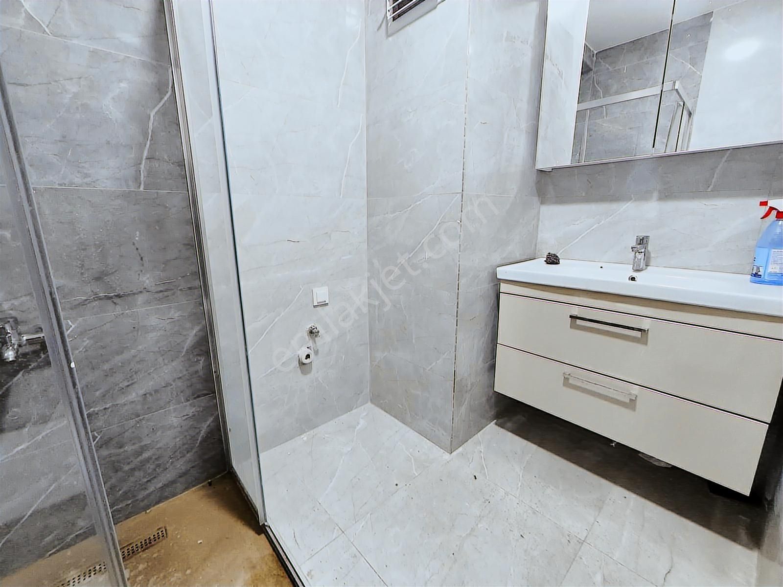 Met'den Fırsat Suadiyede 1+1 Net 55m2 Ebeveynli Sıfır Boş - Görsel 3