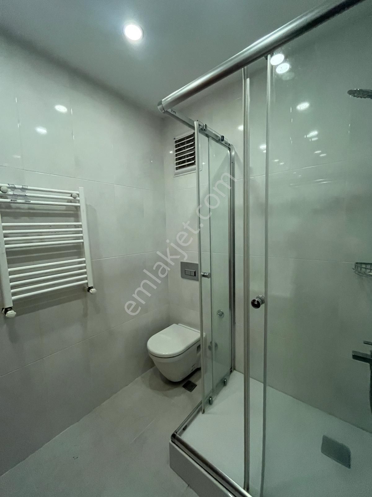 Met'den Kozyatağında Yeni Binada 3+1 Ebeveyn Banyolu Balkonlu - Görsel 22