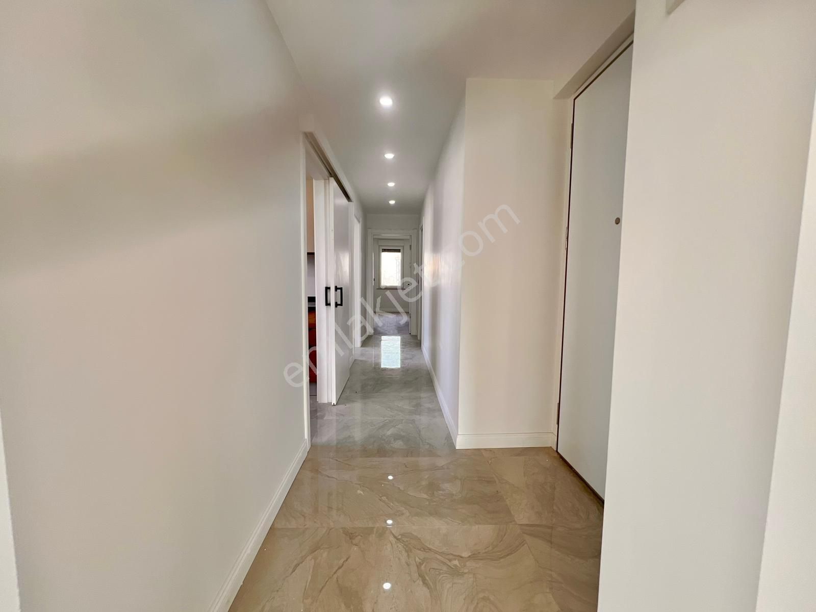 Met'den Kozyatağında 2+1 Sıfır Binada 77m2 Net Balkon E.banyo - Görsel 2