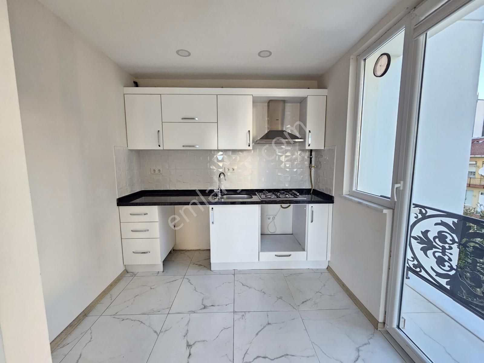 Met'den Fırsat Suadiye Metroya Çok Yakın Boş 2+1 Balkonlu - Görsel 15