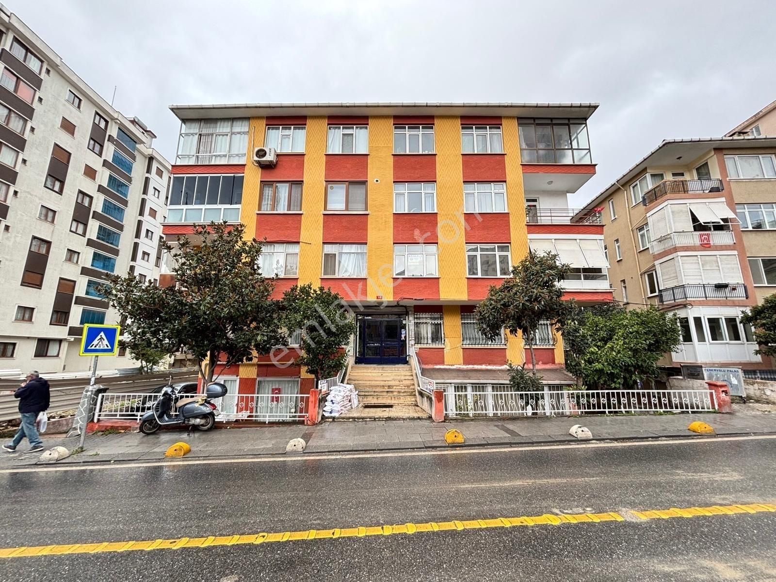 Met'den Fırsat Feneryolunda 100 M2 Net Kombili 3+1 Balkonlu Boş