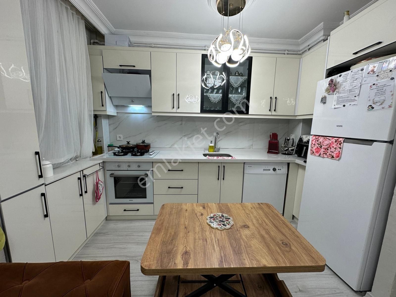 Sefaköy Fevziçakmak'ta 2+1 75m Kredili İskanlı Balkonlu Y.giriş - Görsel 9