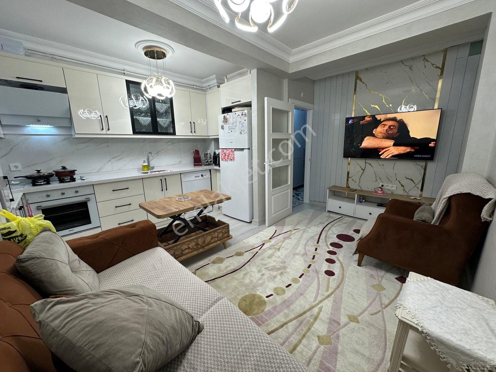 Sefaköy Fevziçakmak'ta 2+1 75m Kredili İskanlı Balkonlu Y.giriş