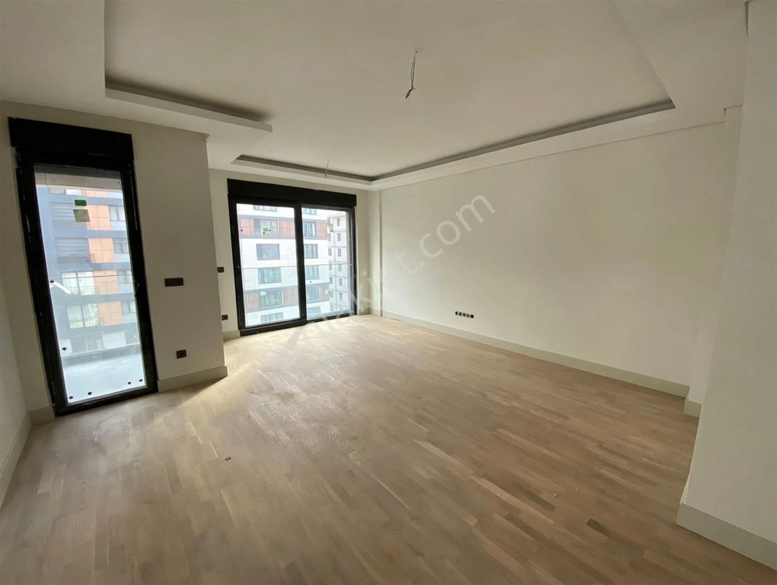 Met'den Suadiyede Bağdat Caddesine Çok Yakın 2+1 Balkonlu