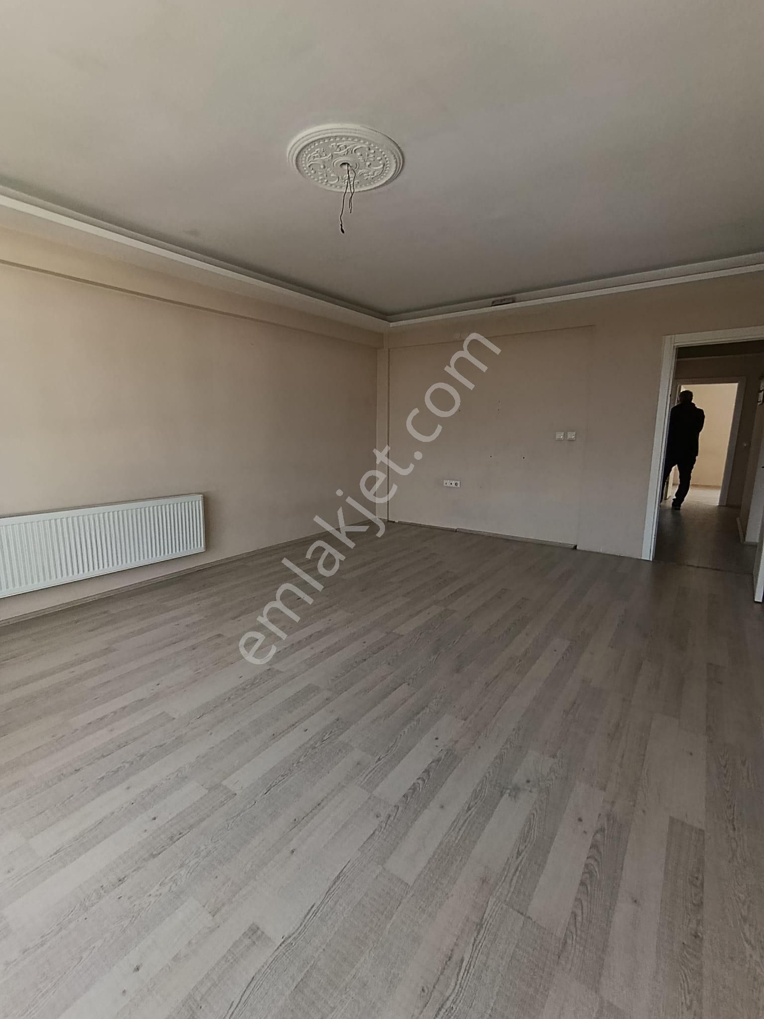 Çamlıca Mahallesi Tombakzade Caddesinde 2+1 Satılık Daire - Görsel 9