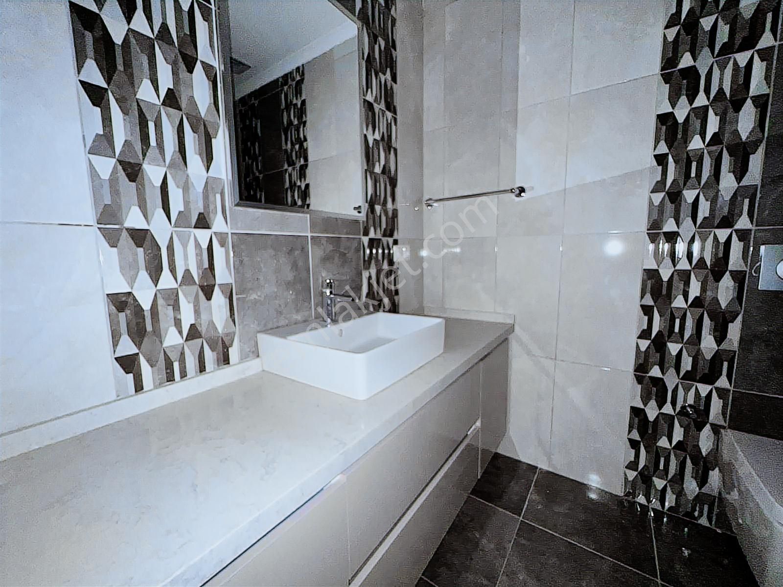 Met'den Erenköyde 4+1 Net 140m2 Balkonlu Yeni Binada Ebeveynli - Görsel 12