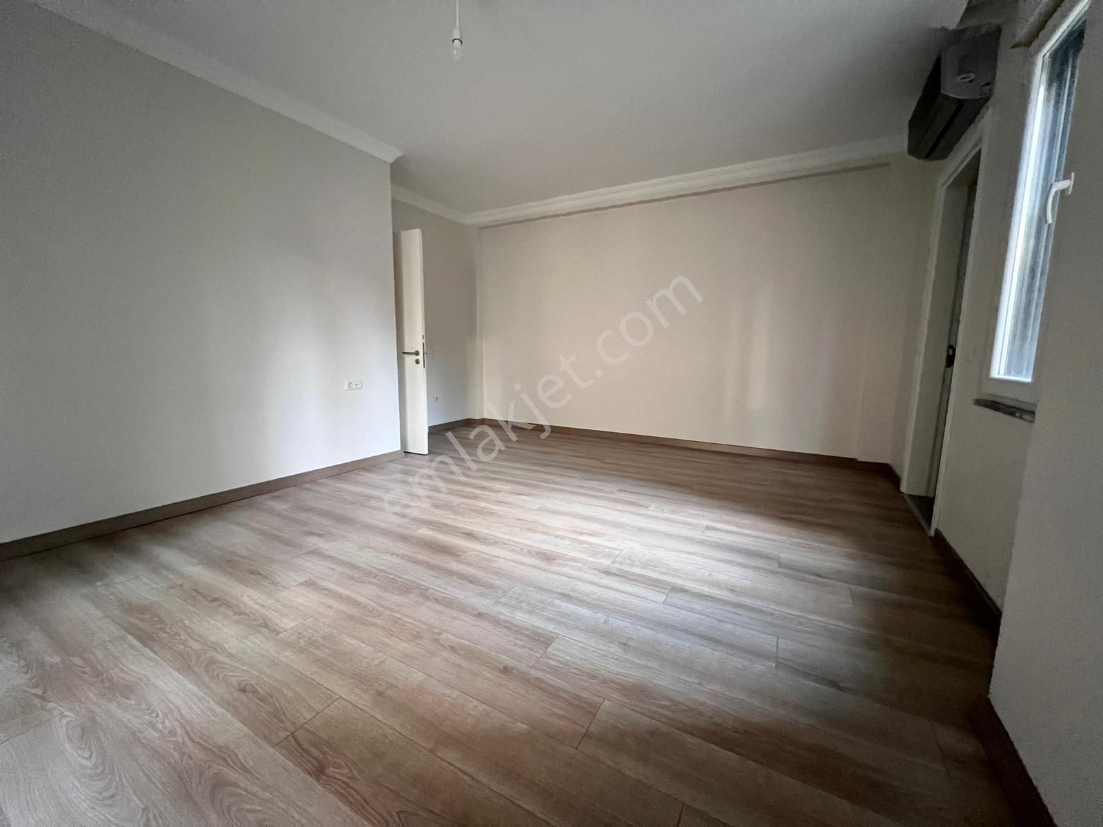 Met'den Erenköyde 4+1 Net 140m2 Balkonlu Yeni Binada Ebeveynli - Görsel 15