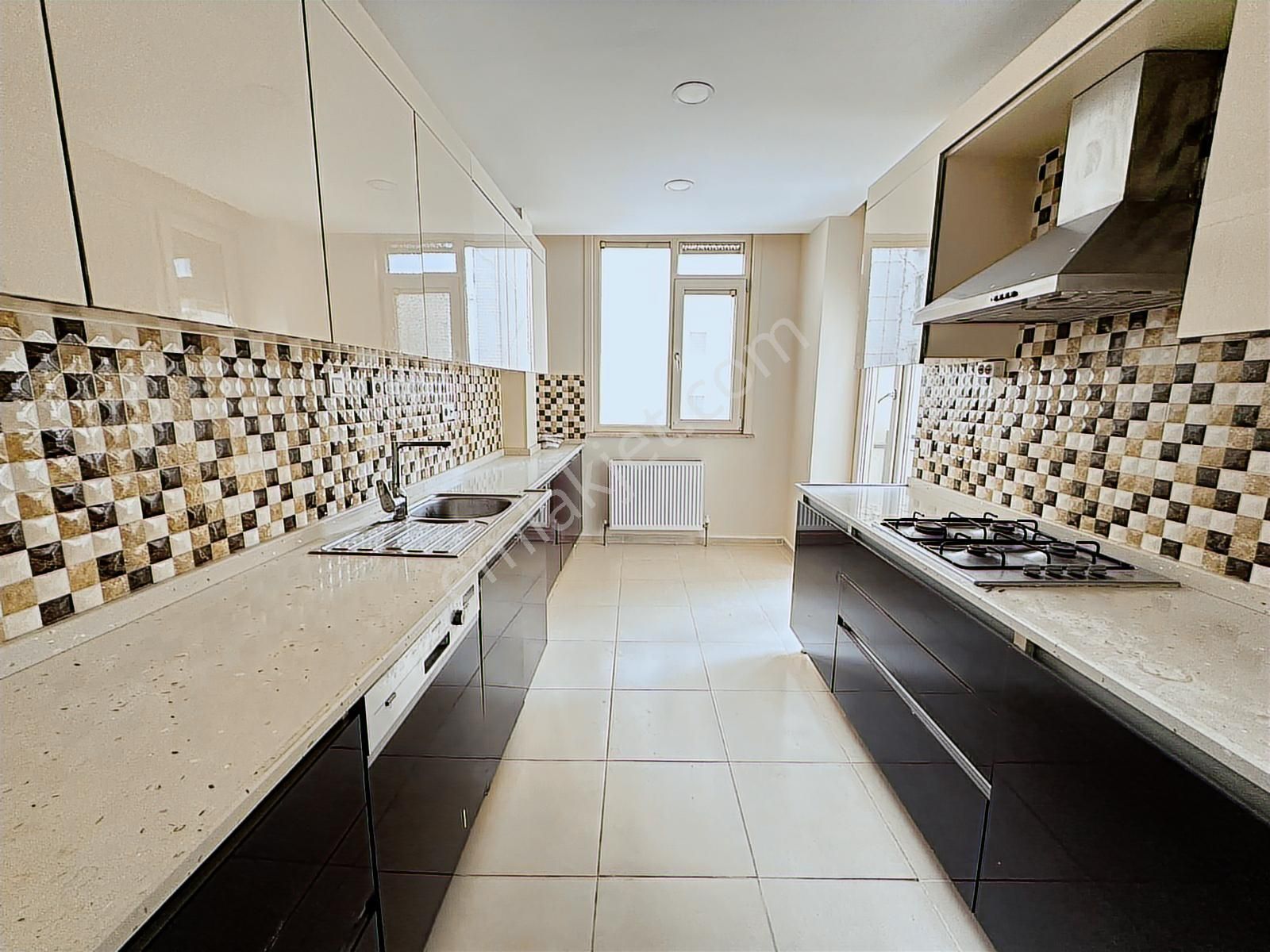 Met'den Erenköyde 3+1 Yeni Bina 110m2 Net 35m2 Salonlu - Görsel 25