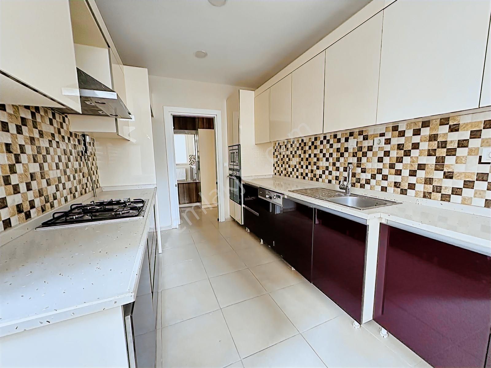 Met'den Erenköyde 3+1 Yeni Bina 110m2 Net 35m2 Salonlu - Görsel 5