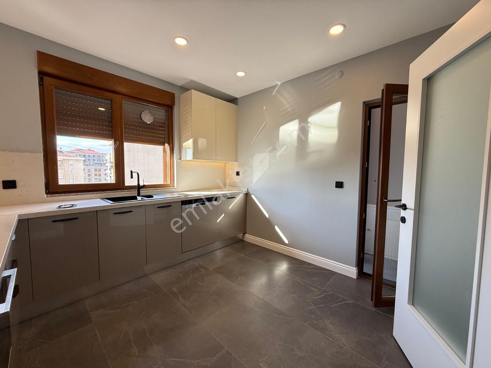 Erenköy Bahariyeli Sokakta 130m² Net 3+1 Yeni Lüx Ebeveynli - Görsel 18