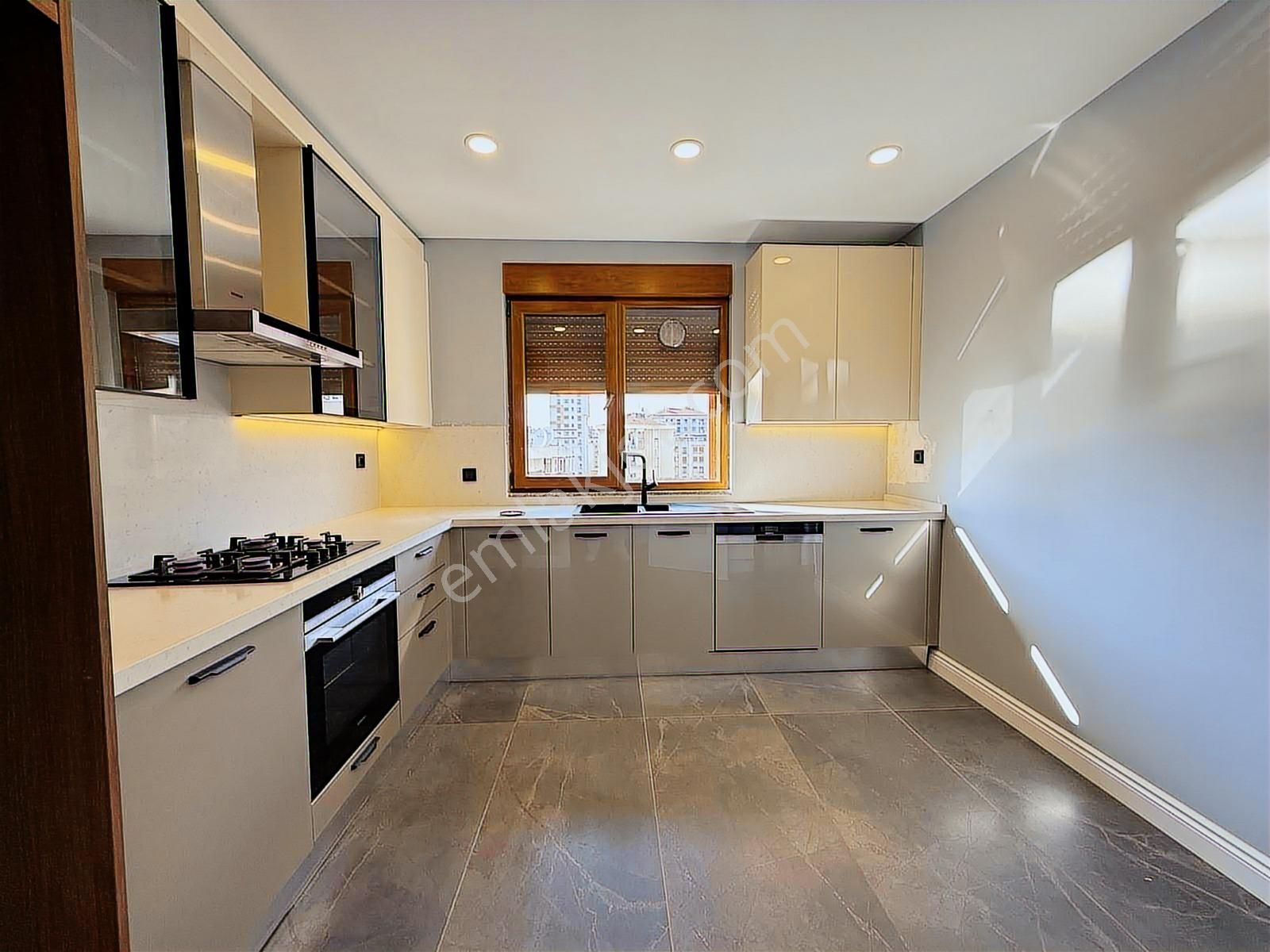 Erenköy Bahariyeli Sokakta 130m² Net 3+1 Yeni Lüx Ebeveynli - Görsel 4