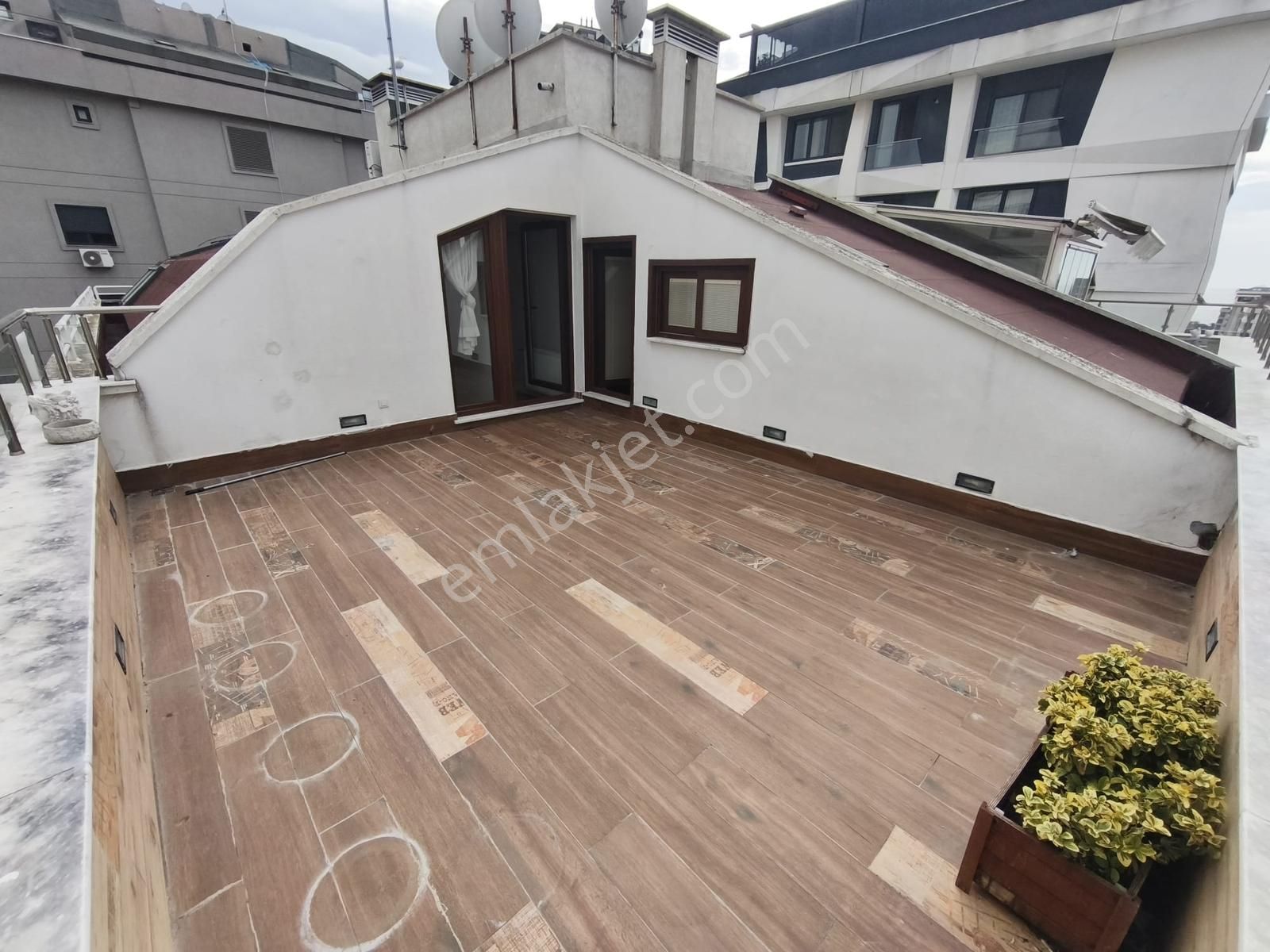 Şaşkınbakkal Marks&spencer Sokağında 4+1 Teraslı Yasal Dubleks