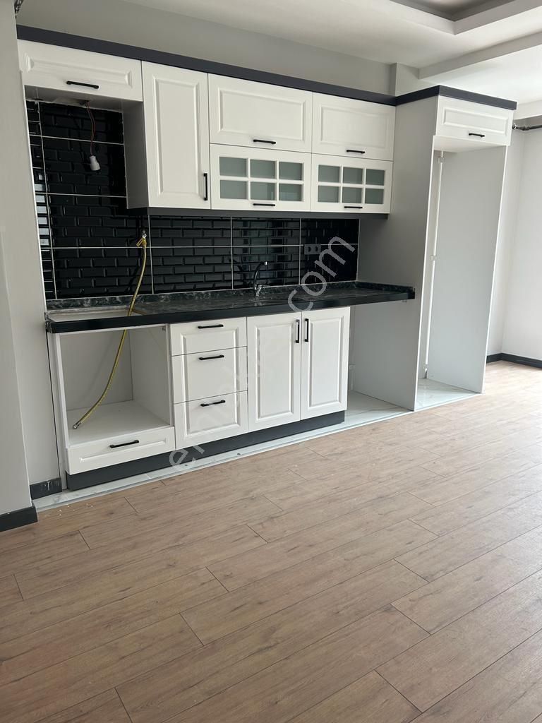 Furkan Emlaktan Kalkancı Mah. 1+1 55 M2 3.kat Arakat Cam Balkonlu Caddeye Cephe Fırsat Daire - Görsel 2