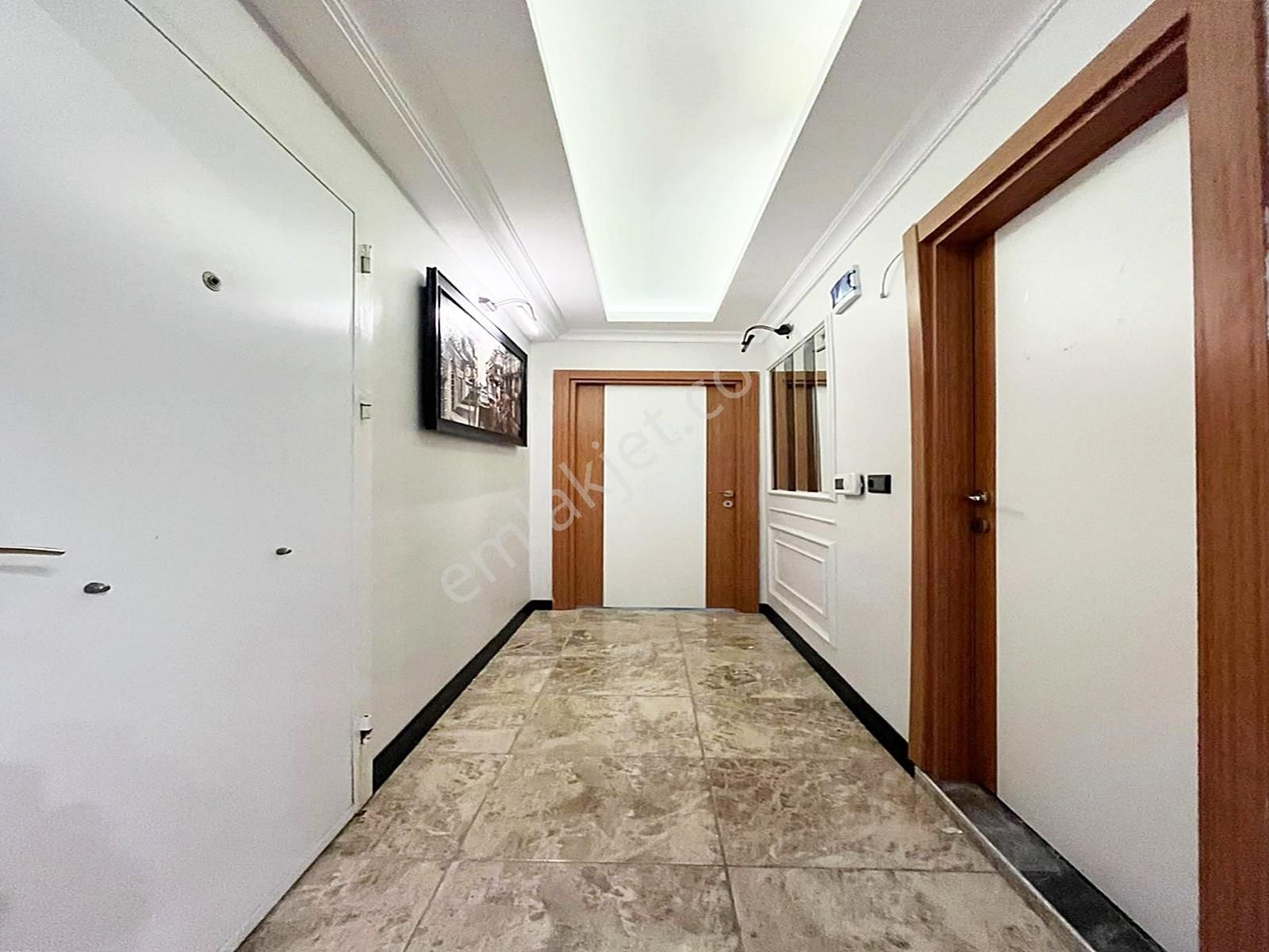 Boss Yapı'dan Metrobüse Yakın Dekorlu 1+1 Yüksek Giriş Daire - Görsel 6