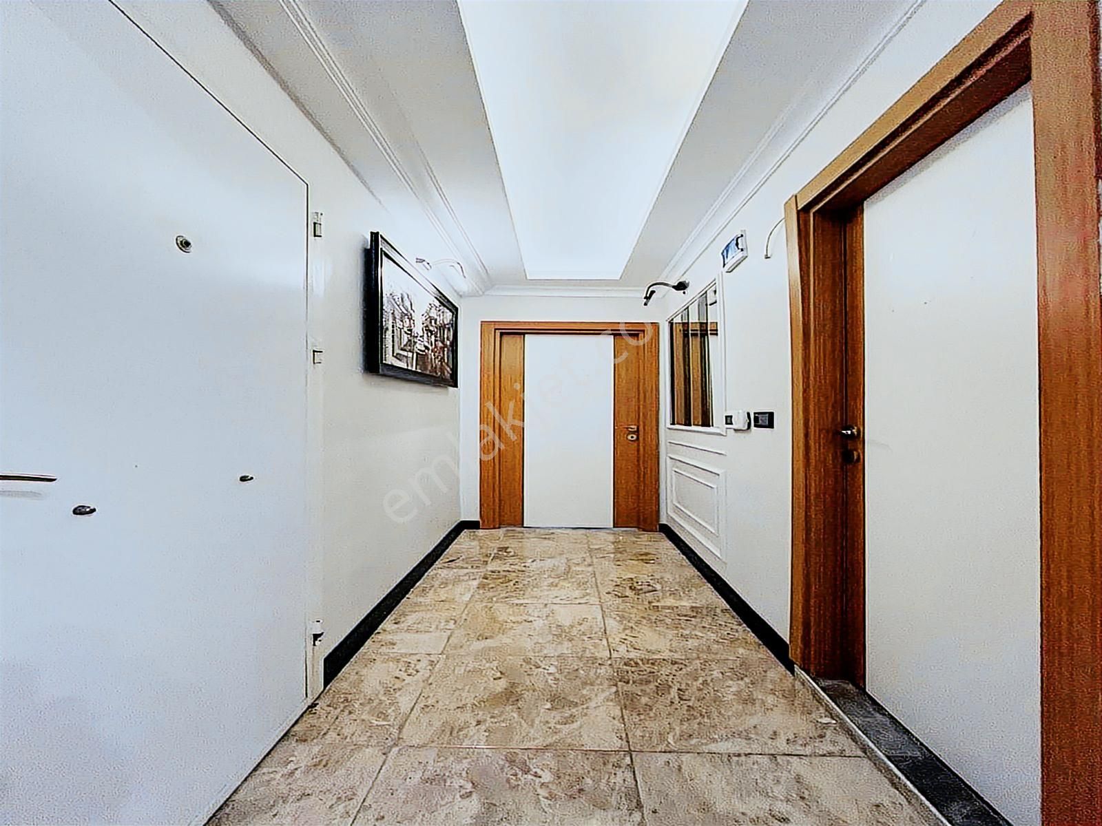 Boss Yapı'dan Metrobüse Yakın Dekorlu 1+1 Yüksek Giriş Daire - Görsel 16